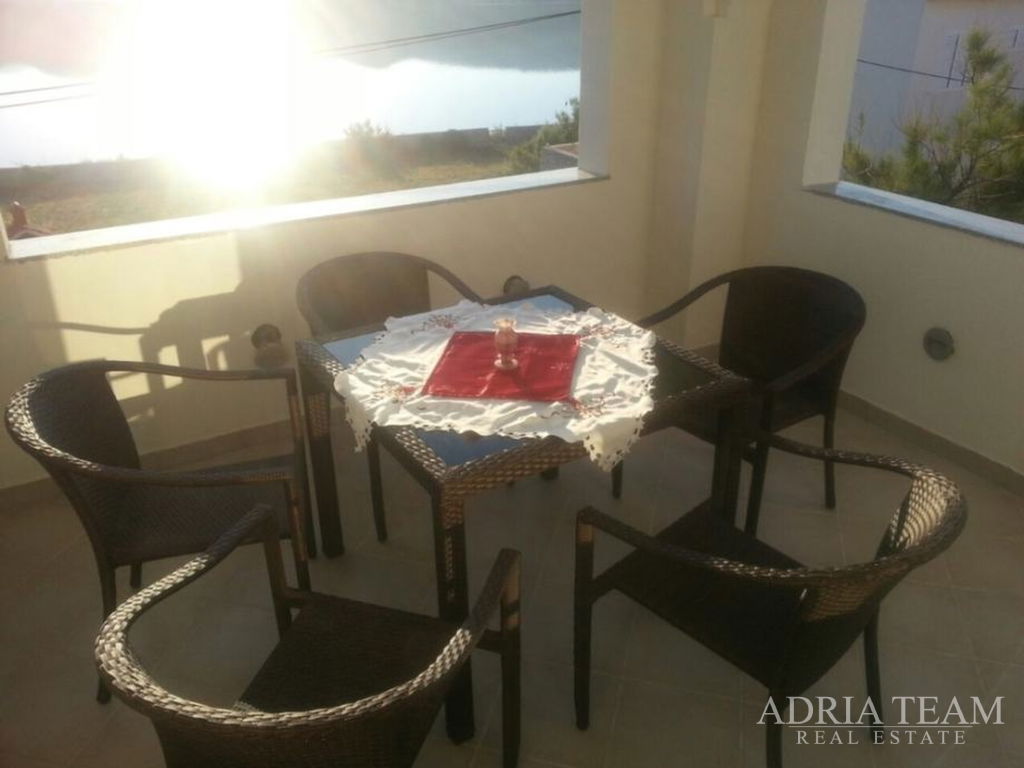 APARTMÁNOVÝ DOM S DEVÄŤOU BYTOVÝMI JEDNOTKAMI, 2. RAD PRI MORI – PAG