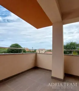 APARTMÁN V NOVOSTAVBE S VÝHĽADOM NA MORE – BIOGRAD NA MORU nehnuteľnosť na predaj