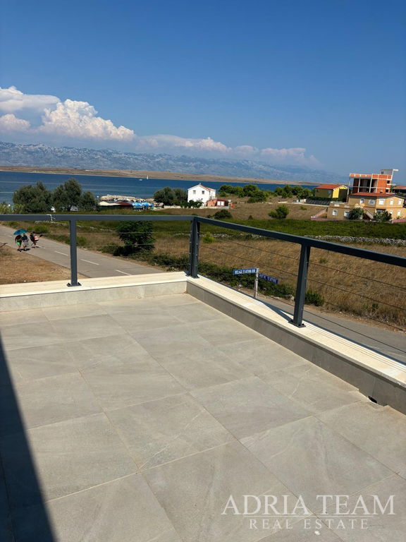 RODINNÝ DOM S GARÁŽOU A OTVORENÝM VÝHĽADOM NA MORE A HORY – VIR