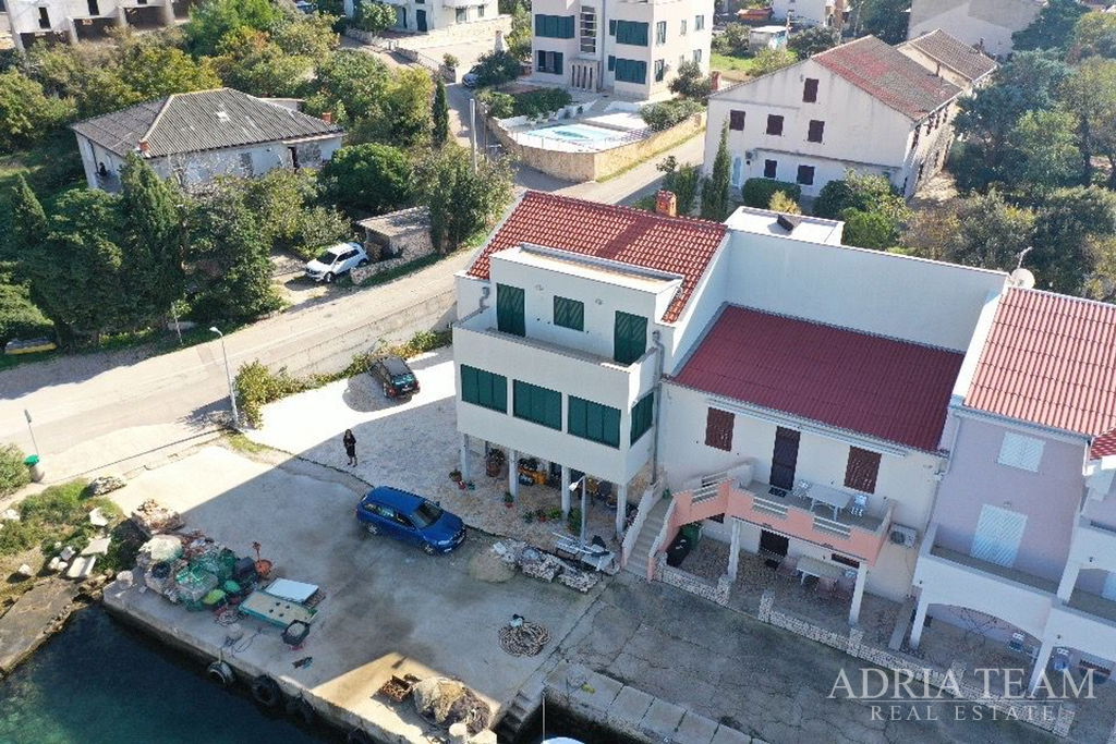 RADOVÝ DOM, PRVÁ RADA PRI MORI- ŠIMUNI, PAG