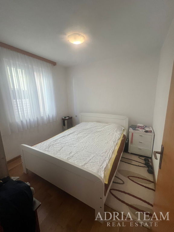 DOM S DVOMA BYTOVÝMI JEDNOTKAMI, 50 m OD MORA – VIR, JUŽNÁ STRANA