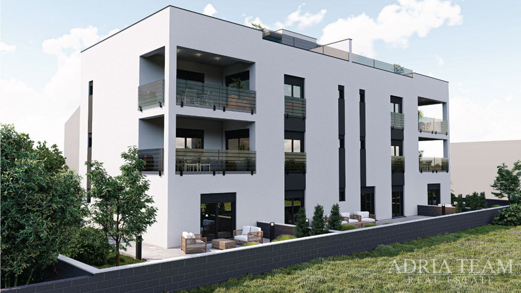 PENTHOUSE SO STREŠNOU TERASOU A VÝHĽADOM NA MORE - SABUNIKE, ZADAR