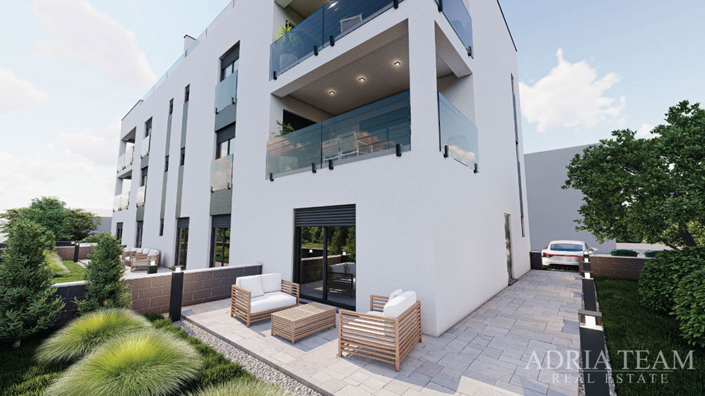 PENTHOUSE SO STREŠNOU TERASOU A VÝHĽADOM NA MORE - SABUNIKE, ZADAR