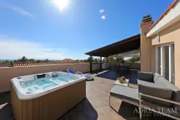 VILA S BAZÉNOM A VÝHĽADOM NA MORE - PRIVLAKA, ZADAR nehnuteľnosť na predaj