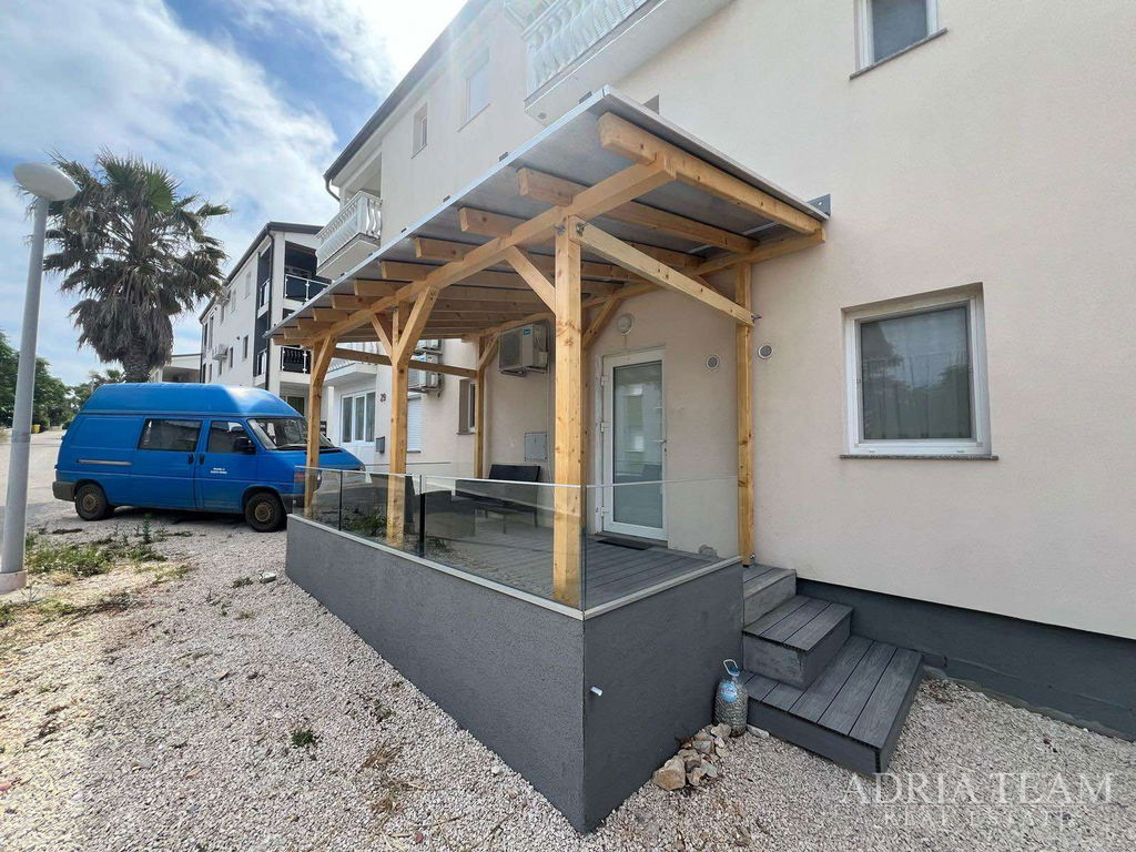 JEDNOIZBOVÝ APARTMÁN, 100 m OD MORA, VIR – ZADAR
