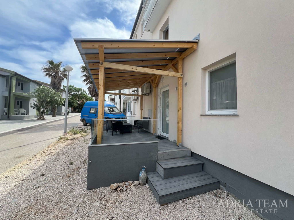 JEDNOIZBOVÝ APARTMÁN, 100 m OD MORA, VIR – ZADAR