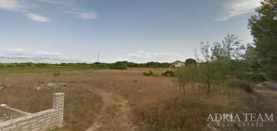 STAVEBNÝ POZEMOK, BLÍZKO MORA, POKOJNÁ A TICHÁ POLOHA - PRIVLAKA nehnuteľnosť na predaj