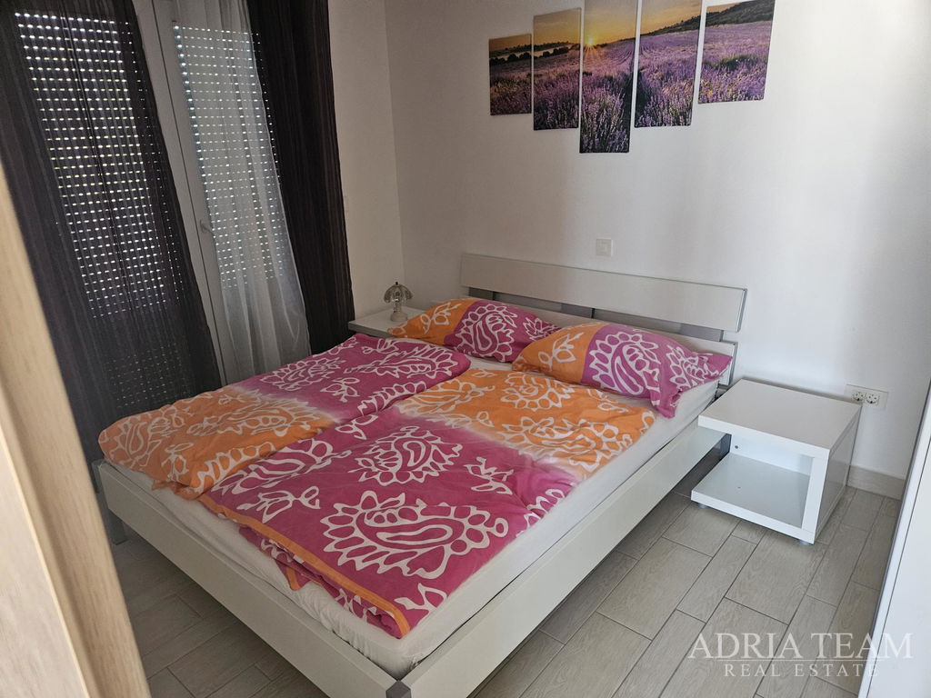 APARTMÁN S BALKÓNOM NA PRVOM POSCHODÍ, 15m OD MORA - RTINA, BENIĆI