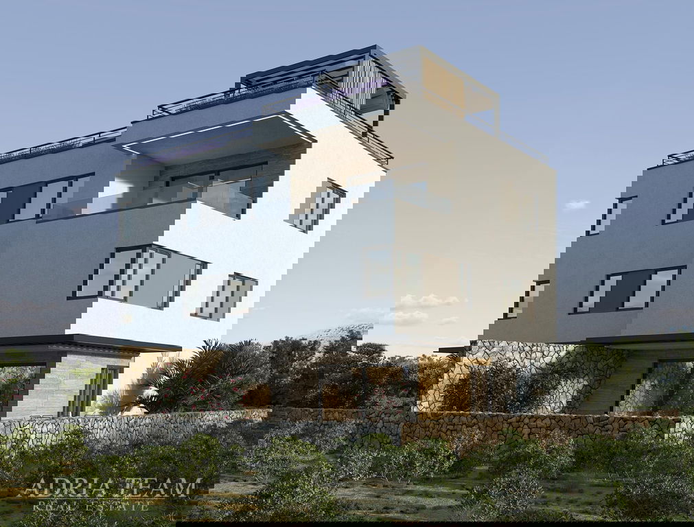 APARTMÁN S3 S BAZÉNOM, ZÁHRADOU A STREŠNOU TERASOU, NOVOSTAVBA - MANDRE, PAG