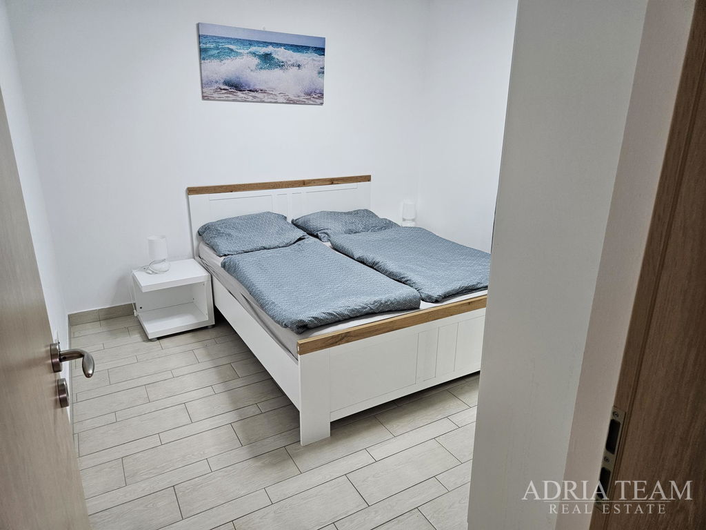 APARTMÁN S KRÁSNYM VÝHĽADOM NA MORE, 15m OD MORA - RTINA, BENIĆI
