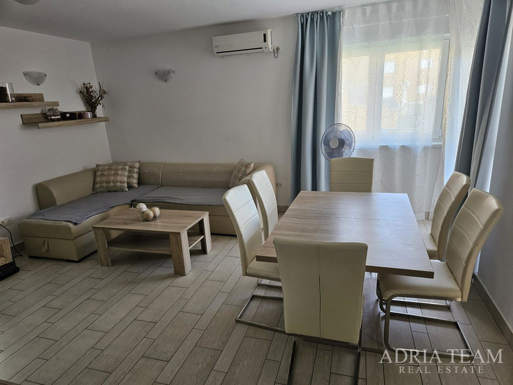 APARTMÁN S KRÁSNYM VÝHĽADOM NA MORE, 15m OD MORA - RTINA, BENIĆI