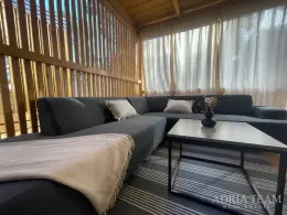 PLNE VYBAVENÝ LUXUSNÝ MOBILNÝ DOM 4+2, IBA 70m OD MORA - BIOGRAD NA MORU nehnuteľnosť na predaj