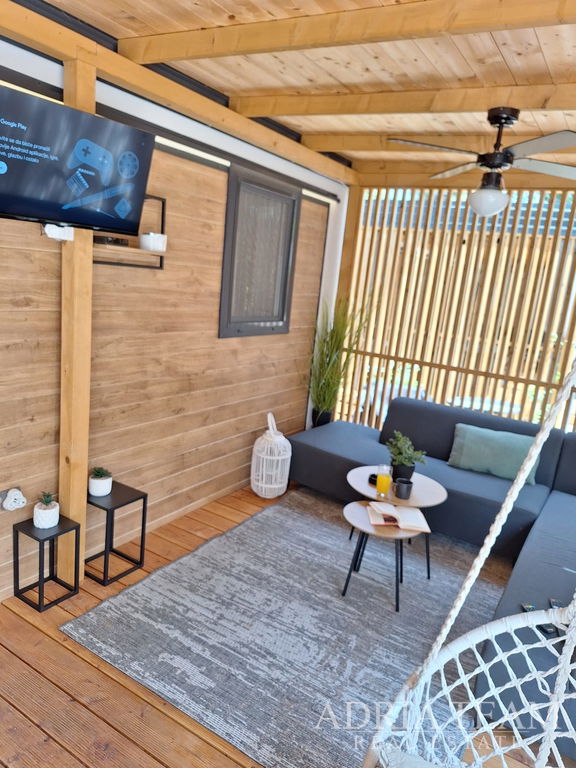 MOBILNÝ DOM 150m OD MORA – BIOGRAD NA MORU