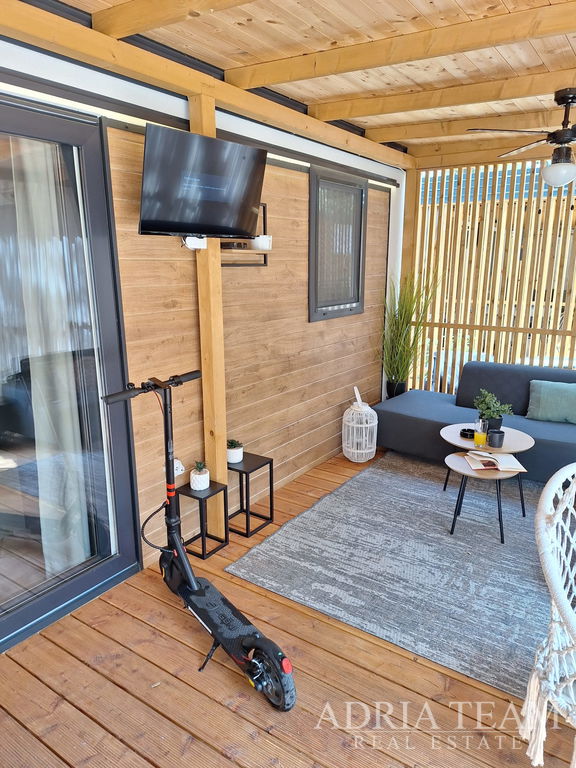 MOBILNÝ DOM 150m OD MORA – BIOGRAD NA MORU