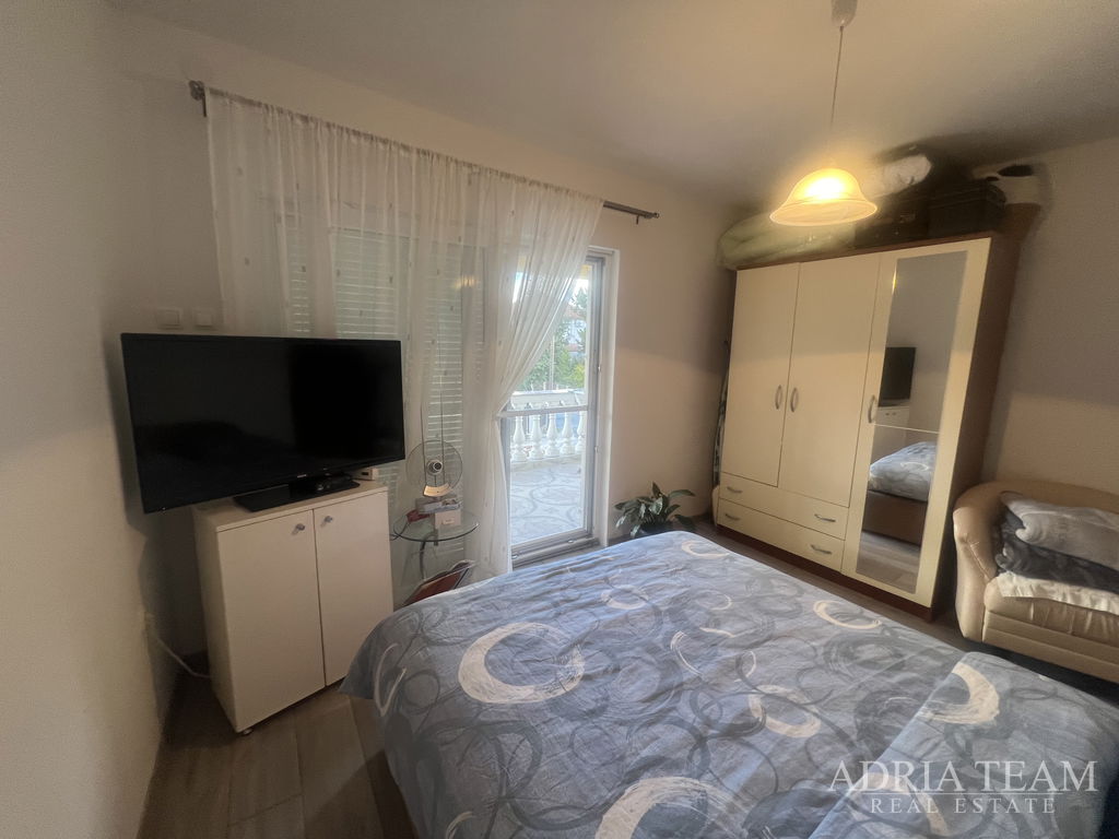 POLOVICA DVOJDOMU S PRIESTRANNOU ZÁHRADOU – GORNJI KARIN