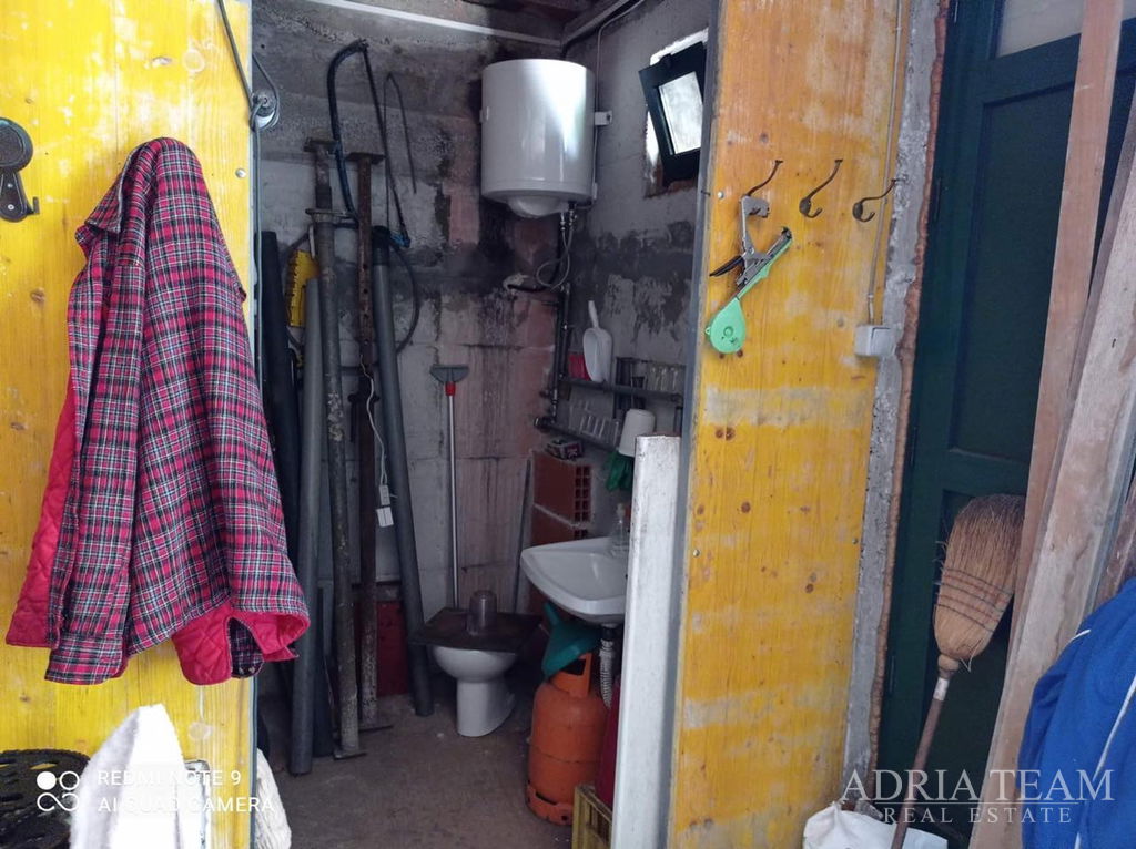 DOMČEK A GARÁŽ - BILOTINJAK, PRIVLAKA