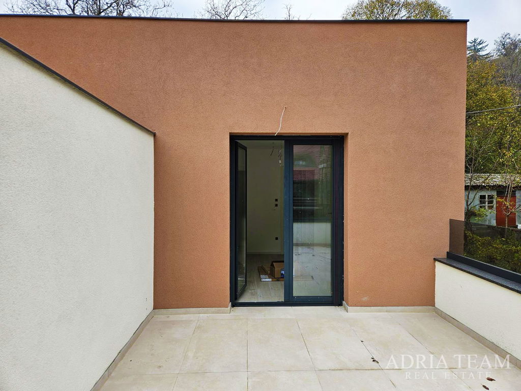 LUXUSNÝ 4-IZBOVÝ BYT - GRAČANI, PODSLJEME, ZÁGREB