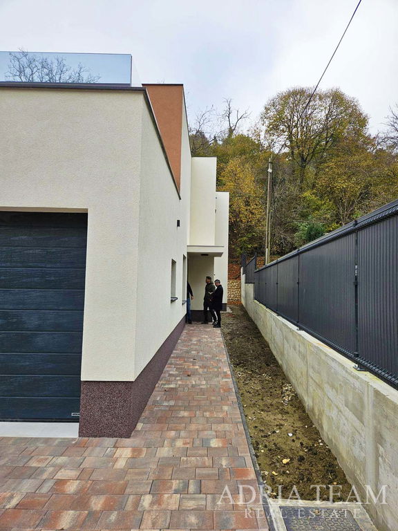 LUXUSNÝ 4-IZBOVÝ BYT - GRAČANI, PODSLJEME, ZÁGREB