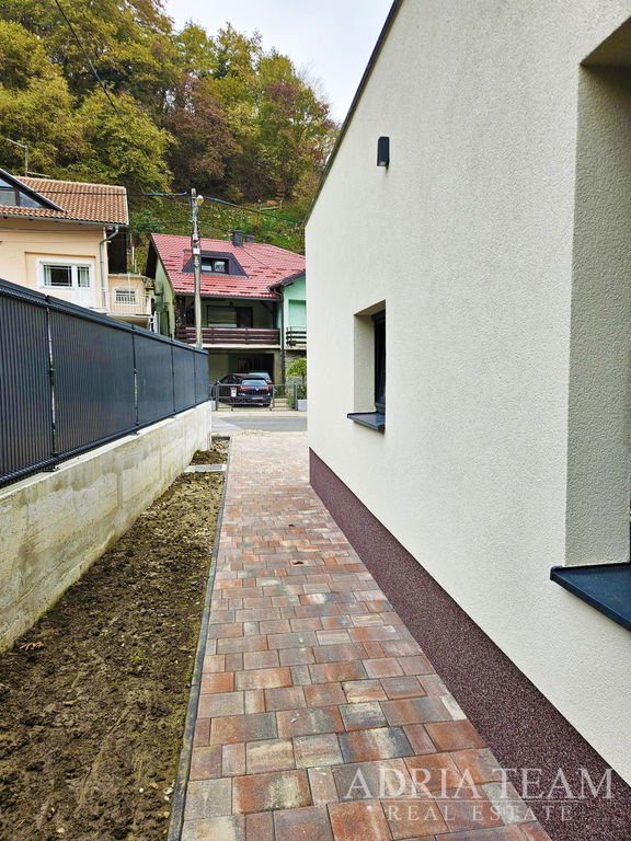 LUXUSNÝ 4-IZBOVÝ BYT - GRAČANI, PODSLJEME, ZÁGREB