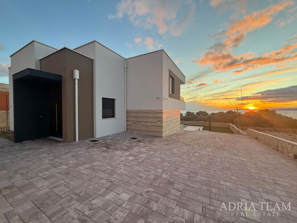 LUXUSNÁ VILA S BAZÉNOM – NOVALJA, PAG