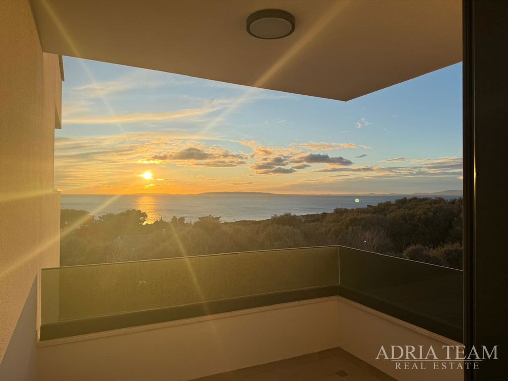 LUXUSNÁ VILA S BAZÉNOM – NOVALJA, PAG