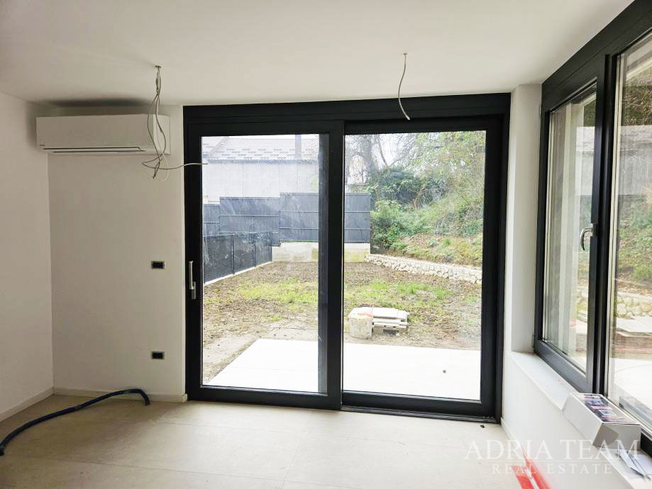 LUXUSNÝ 3-IZBOVÝ BYT - GRAČANI, PODSLJEME, ZÁGREB