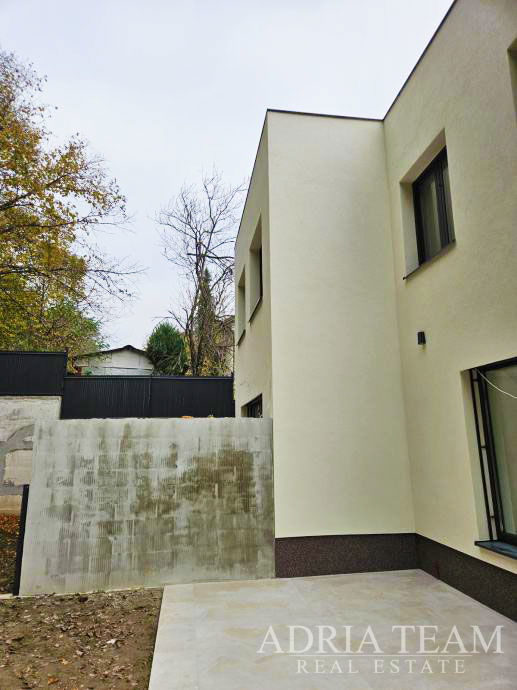 LUXUSNÝ 3-IZBOVÝ BYT - GRAČANI, PODSLJEME, ZÁGREB