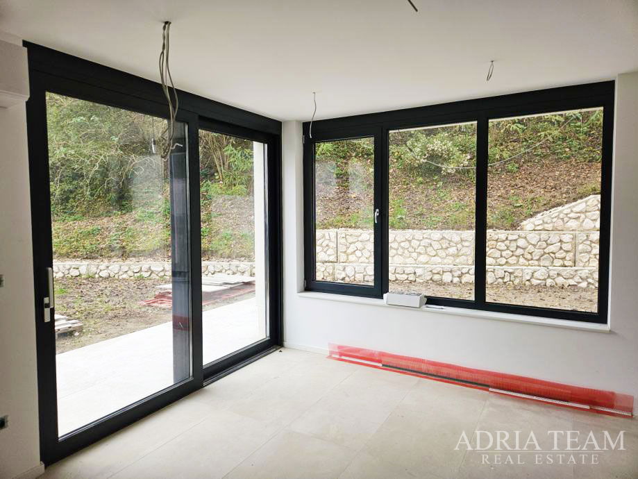 LUXUSNÝ 3-IZBOVÝ BYT - GRAČANI, PODSLJEME, ZÁGREB