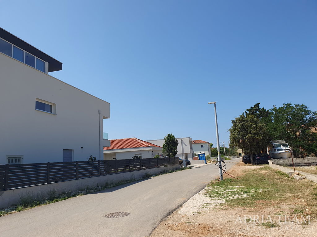 STAVEBNÝ POZEMOK S VYDANÝM PROJEKTOM A POVOLENÍM – PRIVLAKA, MLETIK