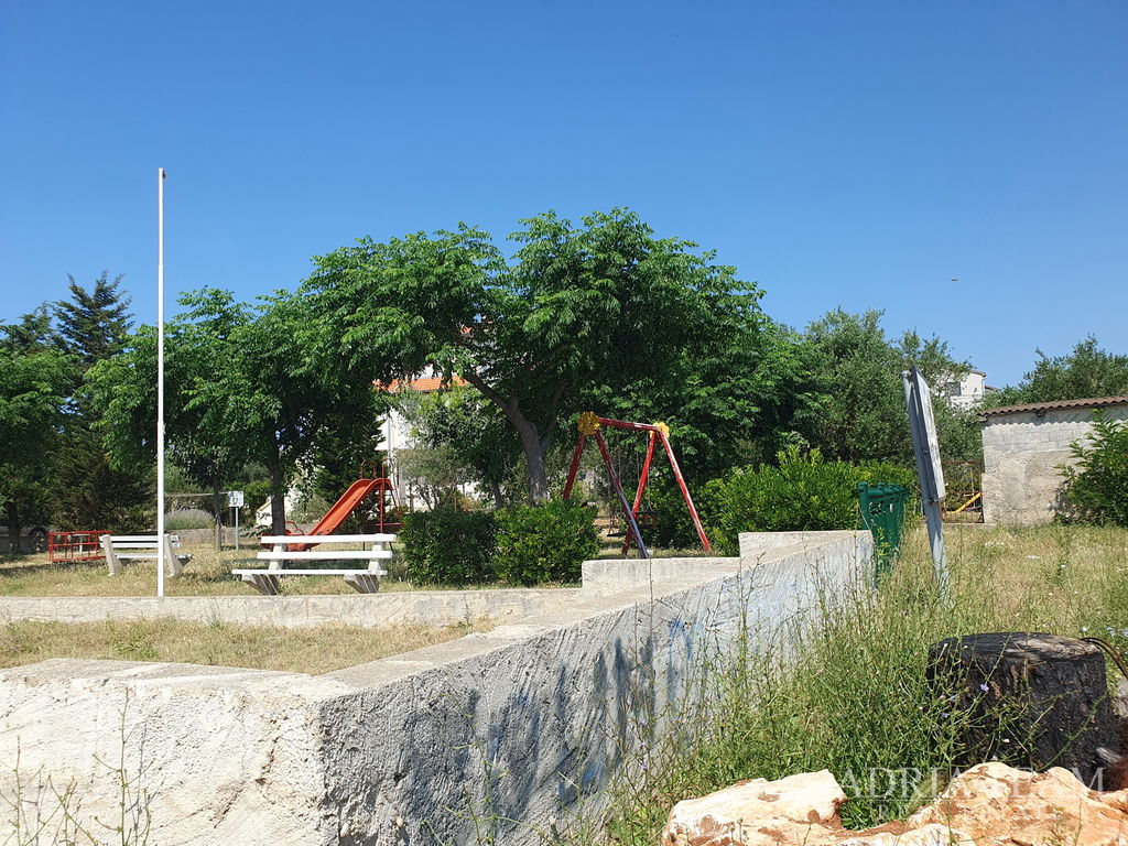 STAVEBNÝ POZEMOK S VYDANÝM PROJEKTOM A POVOLENÍM – PRIVLAKA, MLETIK