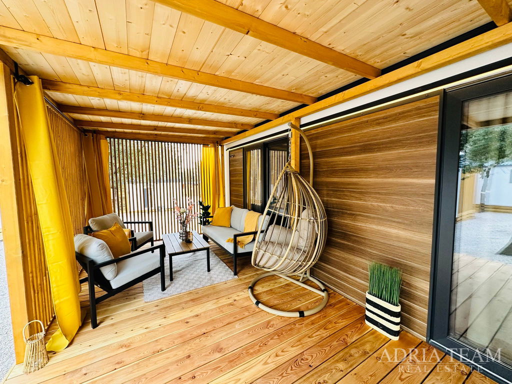 PLNE VYBAVENÝ LUXUSNÝ MOBILNÝ DOM 6+2, IBA 350m OD MORA - BIOGRAD NA MORU