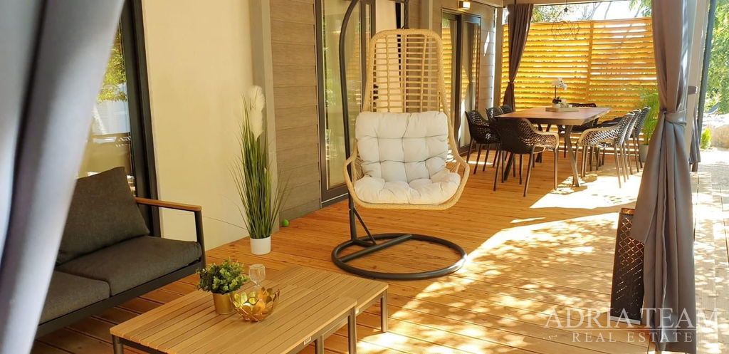 PLNE VYBAVENÝ LUXUSNÝ MOBILNÝ DOM, IBA 150m OD MORA -  BIOGRAD NA MORU