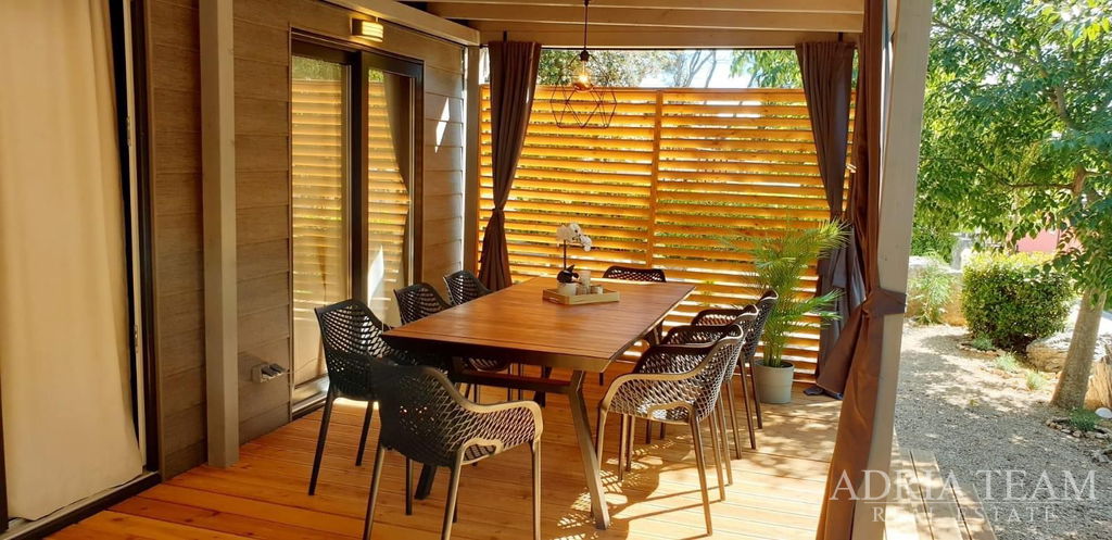 PLNE VYBAVENÝ LUXUSNÝ MOBILNÝ DOM, IBA 150m OD MORA -  BIOGRAD NA MORU