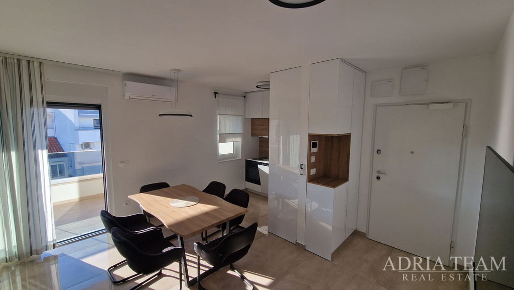 DVOJIZBOVÝ APARTMÁN V BLÍZKOSTI KEMPU FALKENSTEINER - ZADAR, BORIK