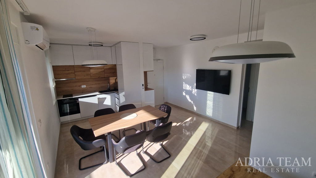DVOJIZBOVÝ APARTMÁN V BLÍZKOSTI KEMPU FALKENSTEINER - ZADAR, BORIK