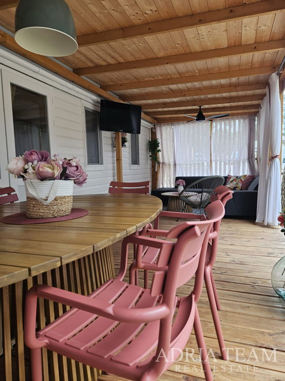 PLNE VYBAVENÝ MOBILNÝ DOM 4+2, IBA 70m OD MORA - BIOGRAD NA MORU