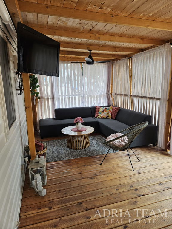 PLNE VYBAVENÝ MOBILNÝ DOM 4+2, IBA 70m OD MORA - BIOGRAD NA MORU