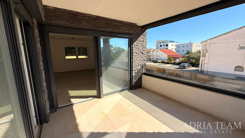 PENTHOUSE SO STREŠNOU TERASOU 100 m² A DVOMA PARKOVACÍMI MIESTAMI – VIR