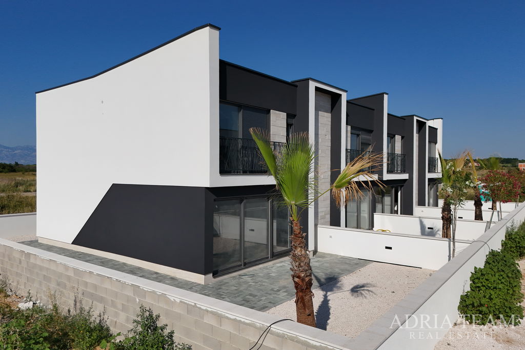 DVOJPODLAŽNÝ APARTMÁN V NOVOSTAVBE – PRIVLAKA