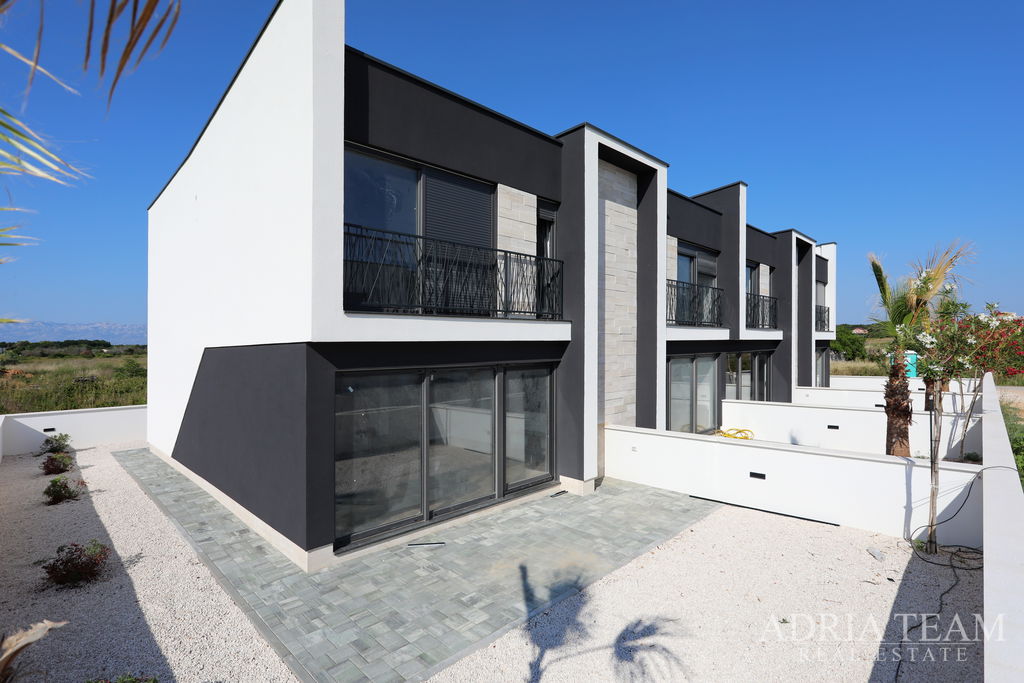 DVOJPODLAŽNÝ APARTMÁN V NOVOSTAVBE – PRIVLAKA