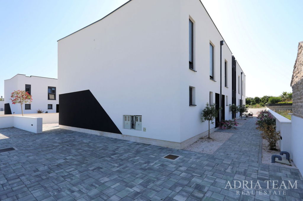 DVOJPODLAŽNÝ APARTMÁN V NOVOSTAVBE – PRIVLAKA