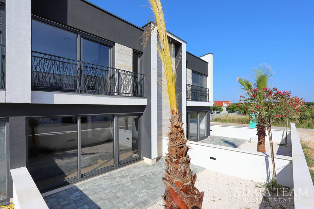 DVOJPODLAŽNÝ APARTMÁN V NOVOSTAVBE – PRIVLAKA