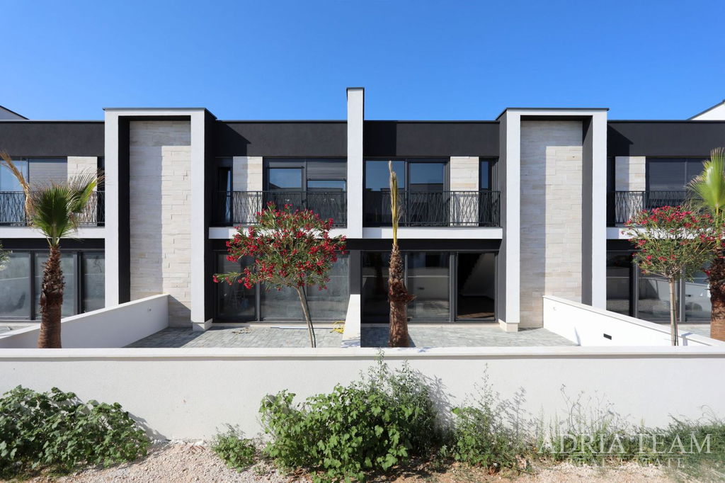 DVOJPODLAŽNÝ APARTMÁN V NOVOSTAVBE – PRIVLAKA