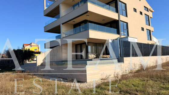 APARTMÁN V PRVOM RADE PRI MORI – POVLJANA, PAG nehnuteľnosť na predaj