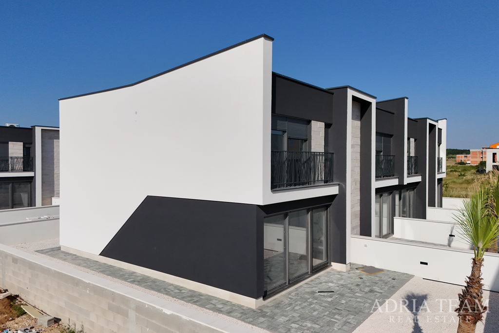 DVOJPODLAŽNÝ APARTMÁN V NOVOSTAVBE – PRIVLAKA