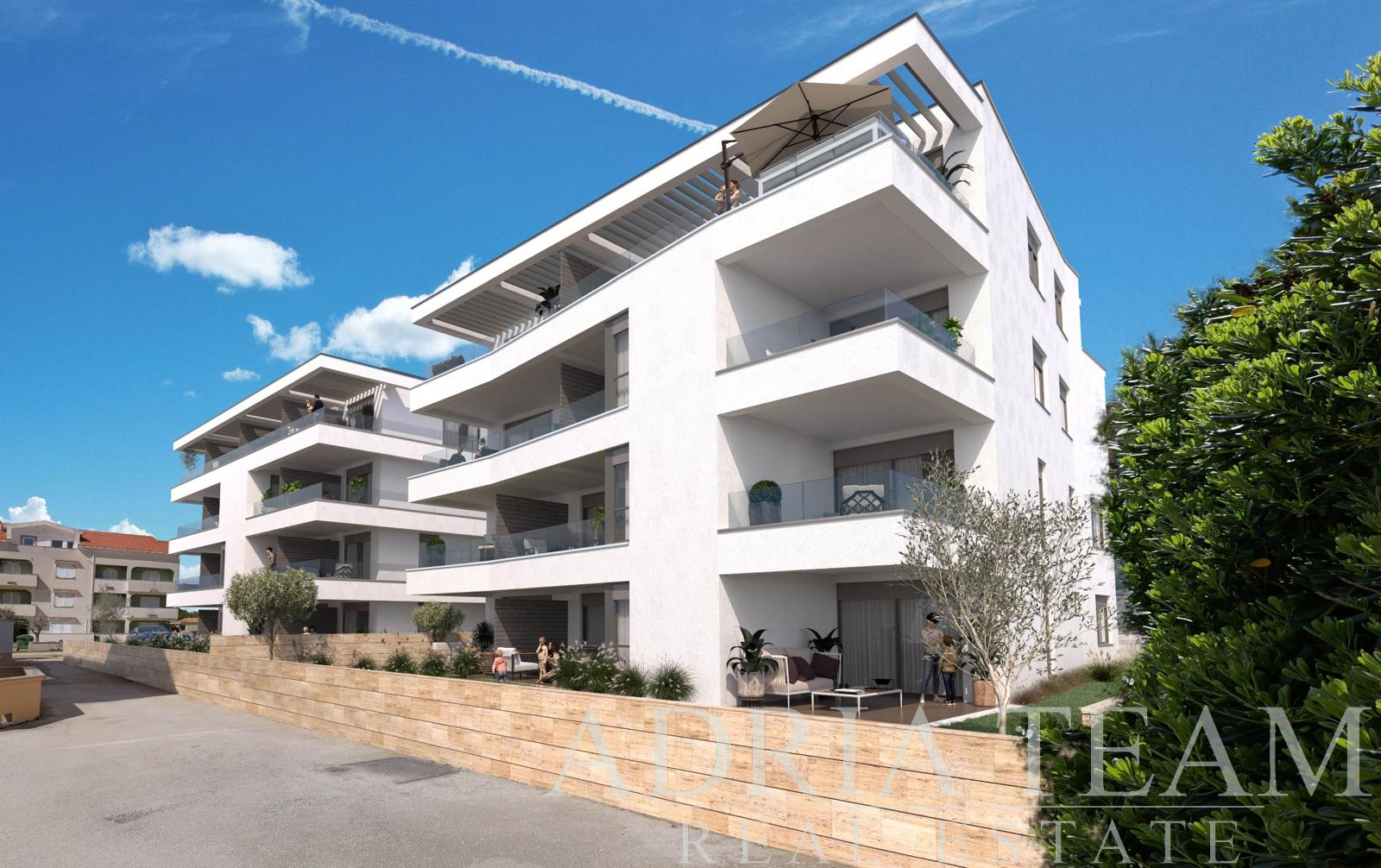 MODERNÁ NOVOSTAVBA 300m OD MORA – POVLJANA, PAG