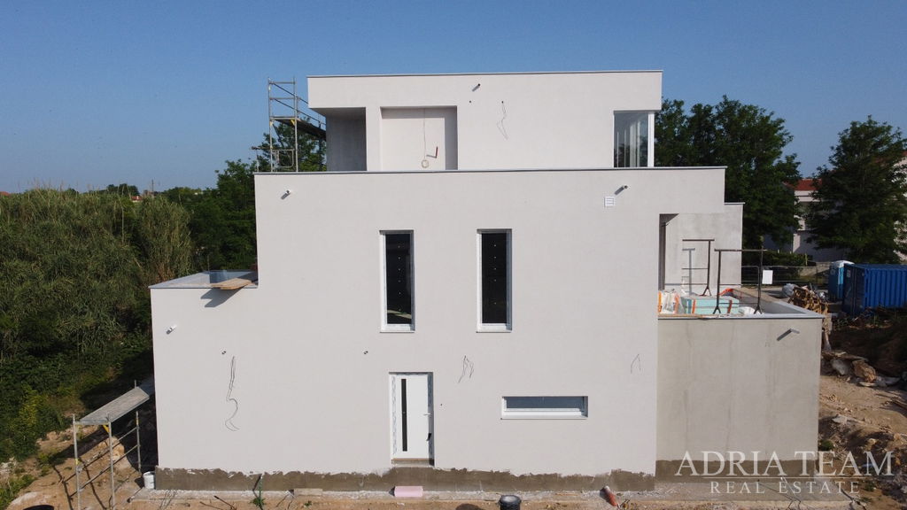 APARTMÁN SO ZÁHRADOU, NOVOSTAVBA – PRIVLAKA