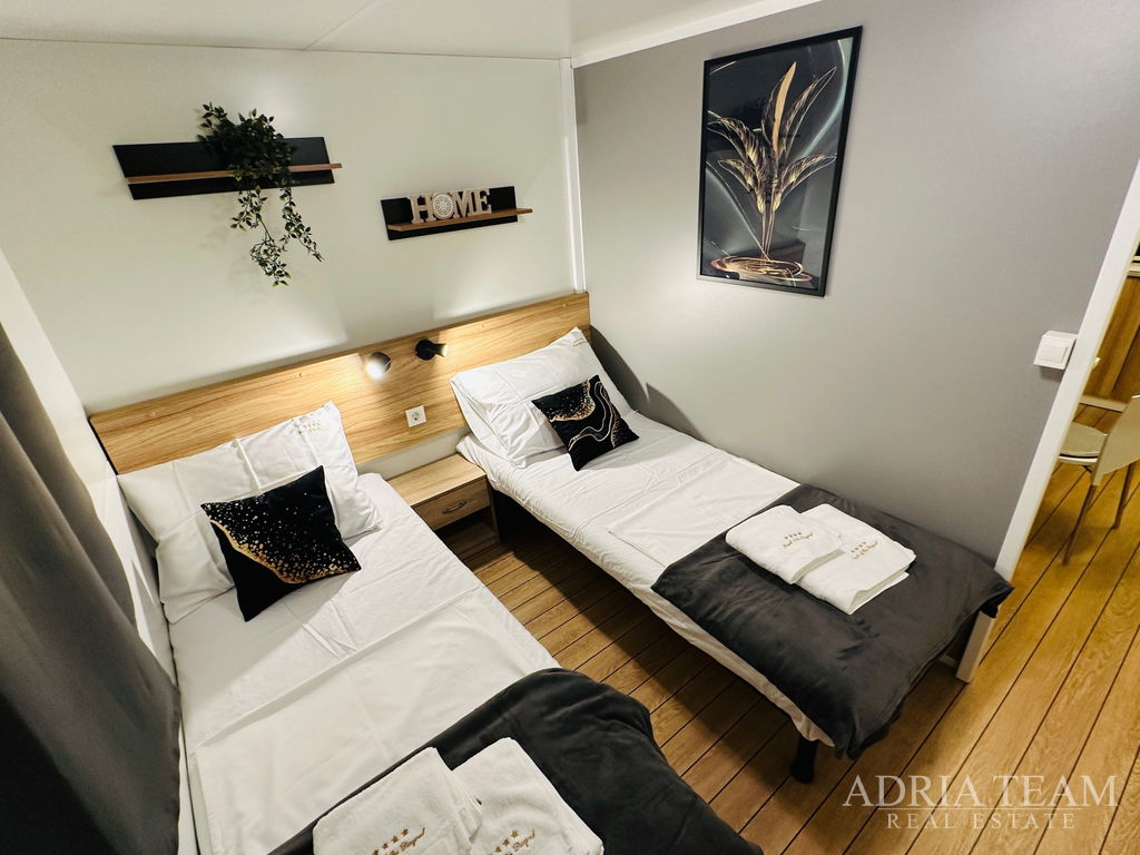 MOBILNÝ DOM TYP ADRIA, KAPACITA 4+2 OSOBY - BIOGRAD NA MORU