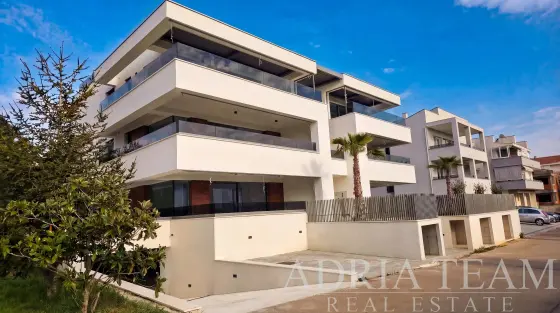 PENTHOUSE S5 S TROMA SPÁLŇAMI A STREŠNOU TERASOU – ZADAR, BORIK nehnuteľnosť na predaj