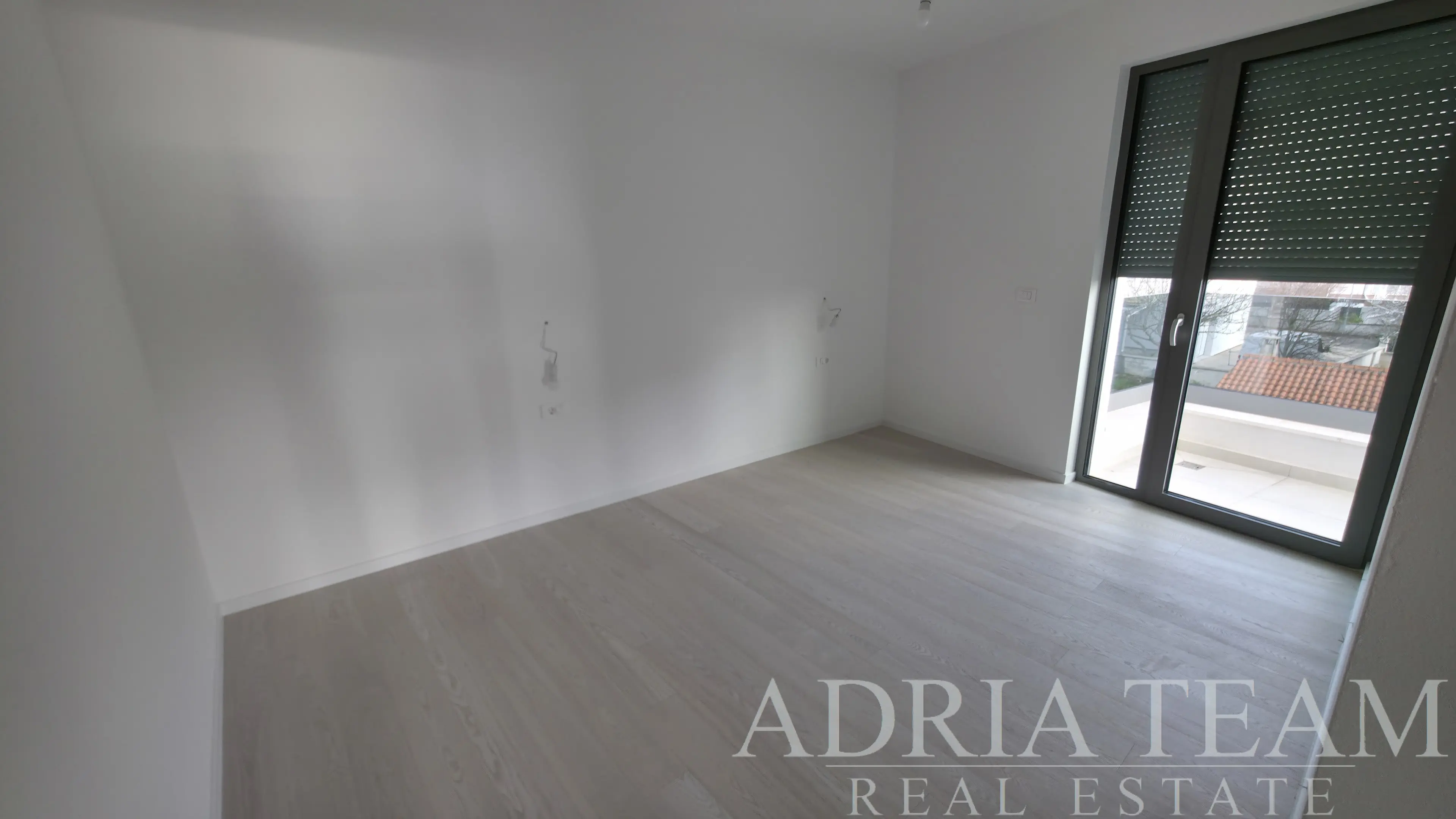 PENTHOUSE S6 S TROMA SPÁLŇAMI A STREŠNOU TERASOU – ZADAR, BORIK